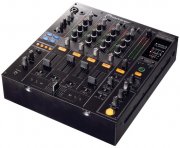 DJM-800 posing - Pioneer DJM-800