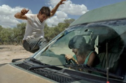 Taylor (Scott Mechlowicz) rastet aus und sorgt bei Sophie (Amelia Warner) fr Panik - Gone - Lauf um dein Leben