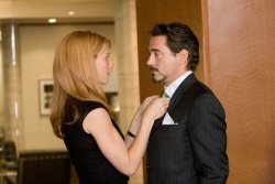 Pepper Potts (Gwyneth Paltrow) & Tony Stark (Robert Downey Jr.) - Iron Man