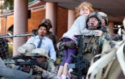 Joe Rincon (Michael Pea), Ssgt. Michael Nantz (Aaron Eckhart) - World Invasion: Battle Los Angeles
