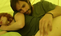 Nica und Alex (photo Inti Briones) - The Loneliest Planet