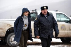 Jane Banner (Elizabeth Olson), Ben (Graham Greene) - Wind River