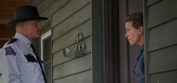 Mildred (Frances McDormand) stellt Sheriff Willoughbys (Woody Harrelson) Geduld auf die Probe - Three Billboards Outside Ebbing, Missouri