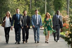 Rebecca Crosby (Annabelle Wallis), Bob Callahan (Jon Hamm), Randy 'Chilli' Cilliano (Jake Johnson), Hogan 'Hoagie' Malloy (Ed Helms), Anna Malloy (Isla Fisher), Reggie (Lil Rel Howery) - Catch me!